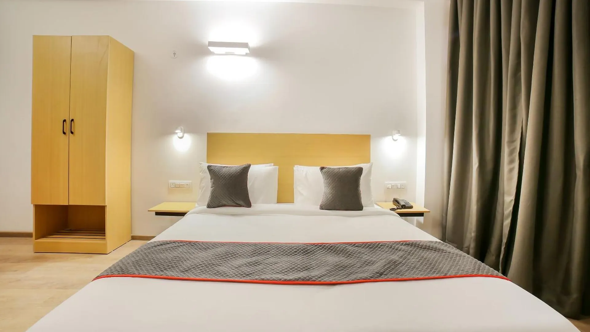 Townhouse 330 Dlf Phase-2 Near Leisure Valley Park غورغاون 4*,