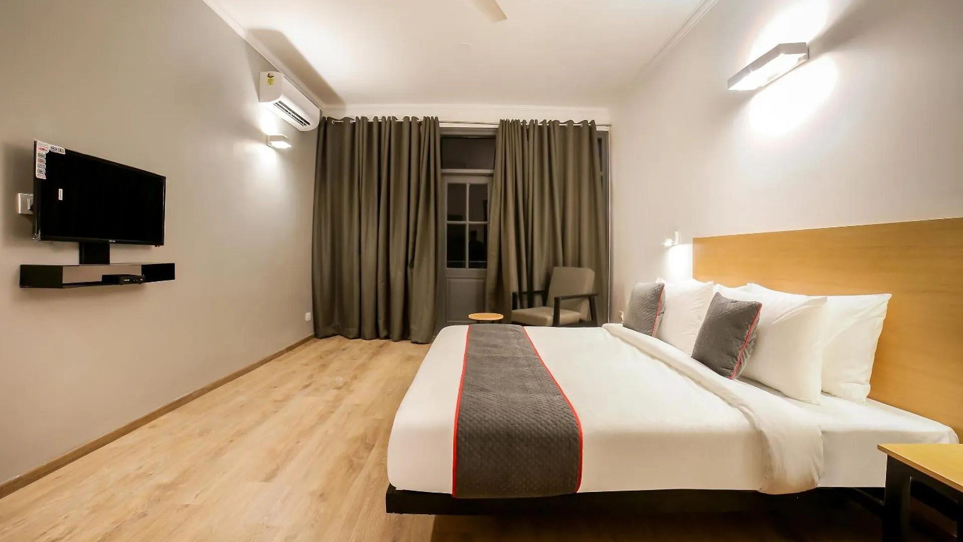 Townhouse 330 Dlf Phase-2 Near Leisure Valley Park غورغاون الهند
