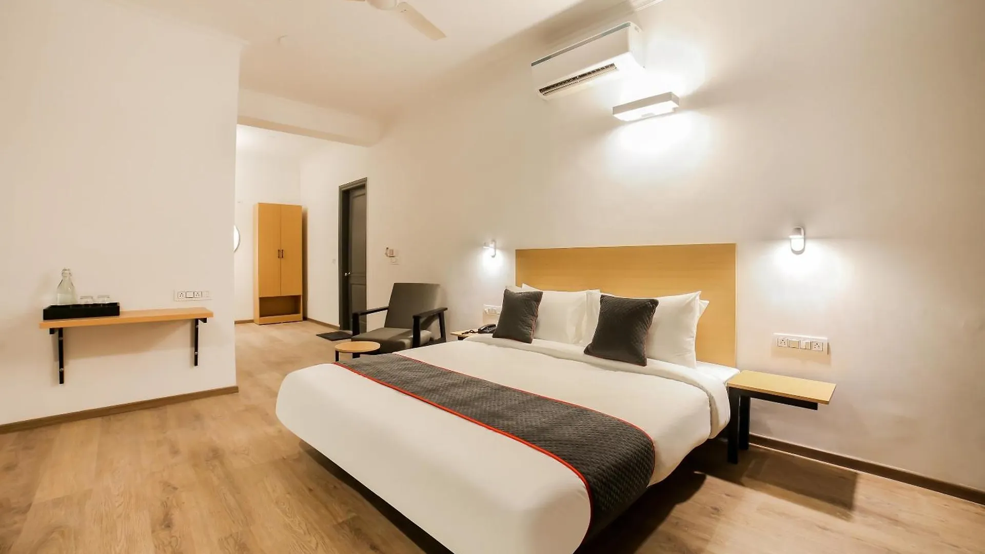 Townhouse 330 Dlf Phase-2 Near Leisure Valley Park غورغاون 4*,