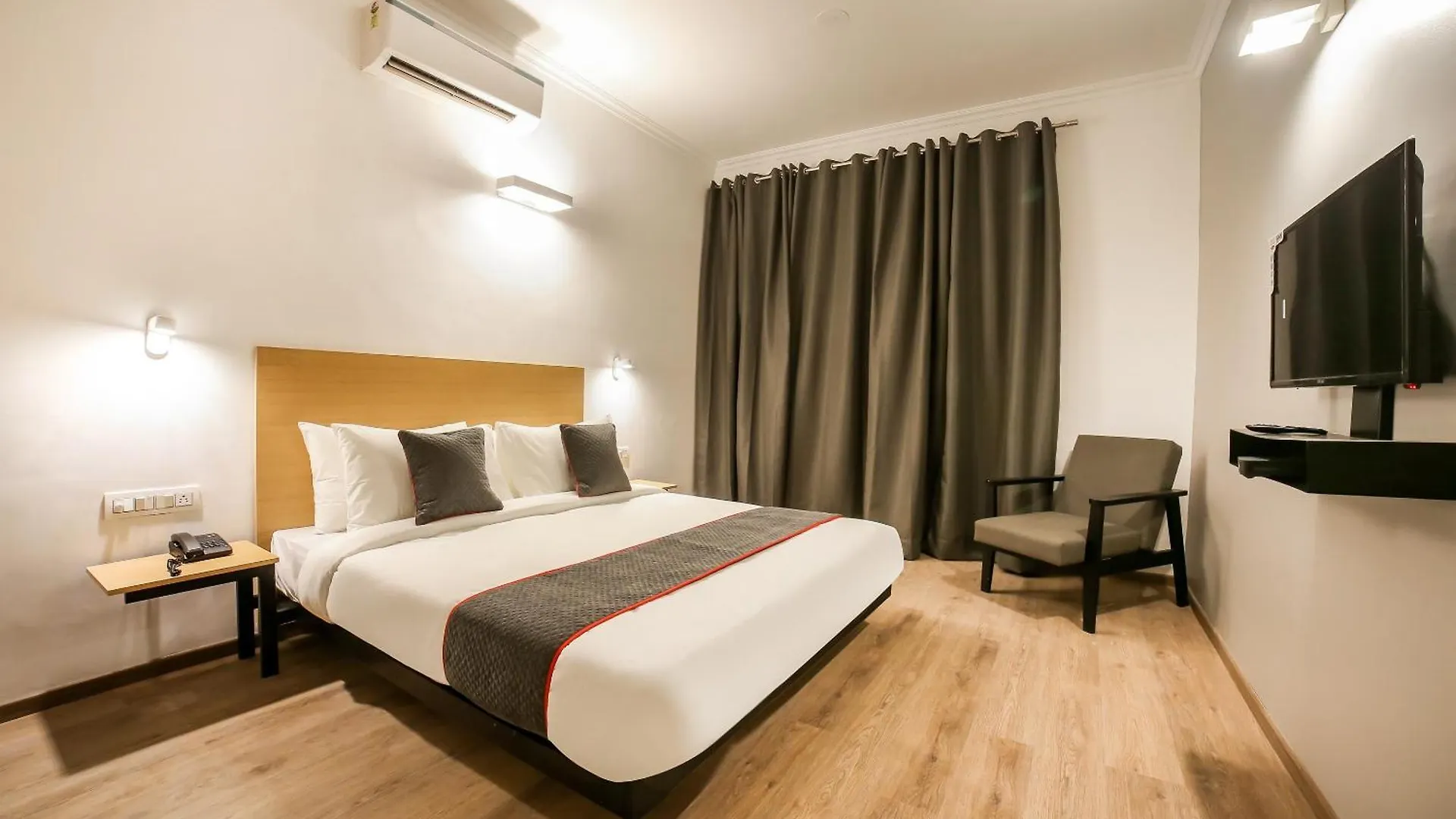 Townhouse 330 Dlf Phase-2 Near Leisure Valley Park Gurgaon 4*,  India