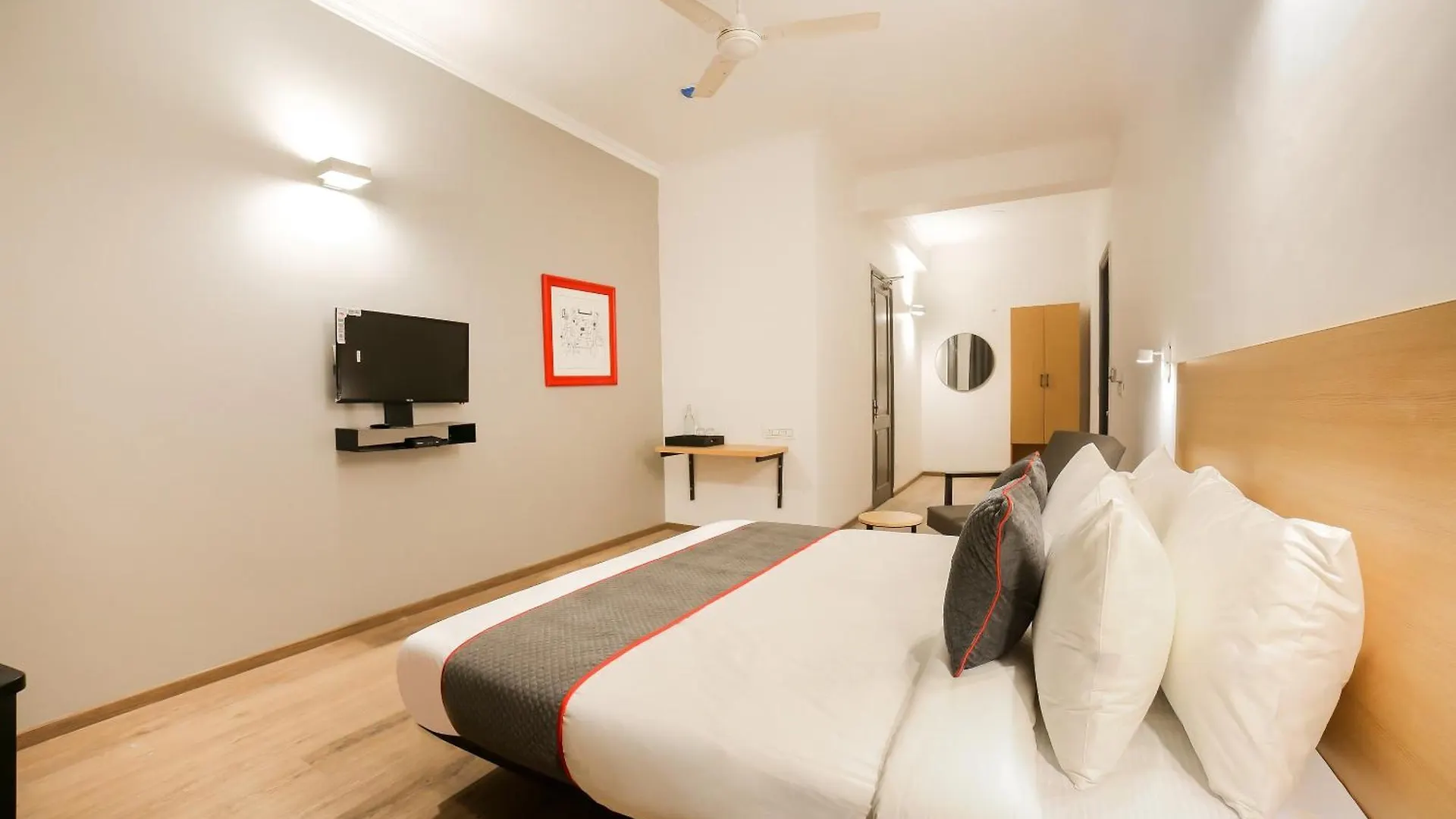 Townhouse 330 Dlf Phase-2 Near Leisure Valley Park Gurgaon