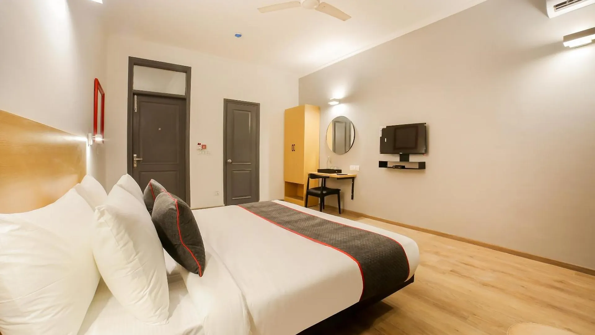 Townhouse 330 Dlf Phase-2 Near Leisure Valley Park Gurgaon India