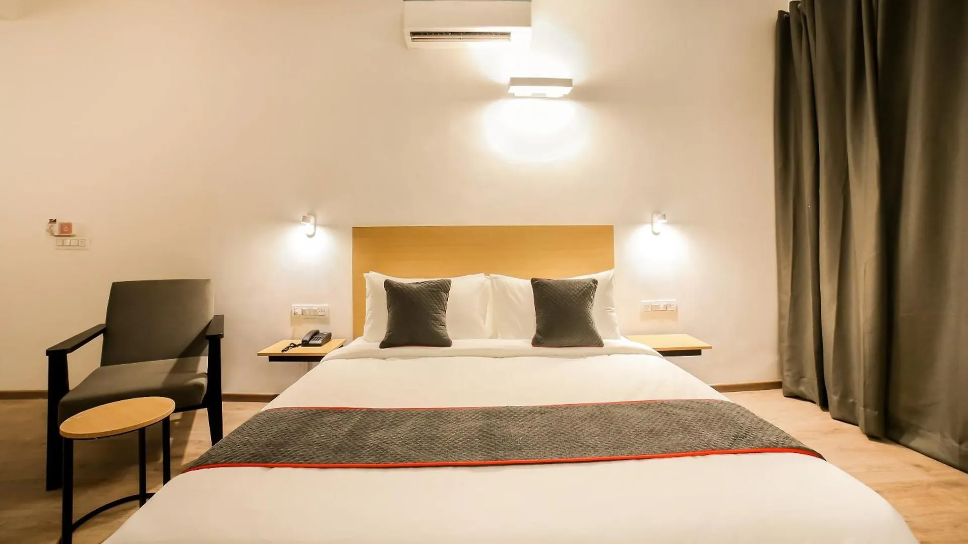 Townhouse 330 Dlf Phase-2 Near Leisure Valley Park Gurgaon 4*,